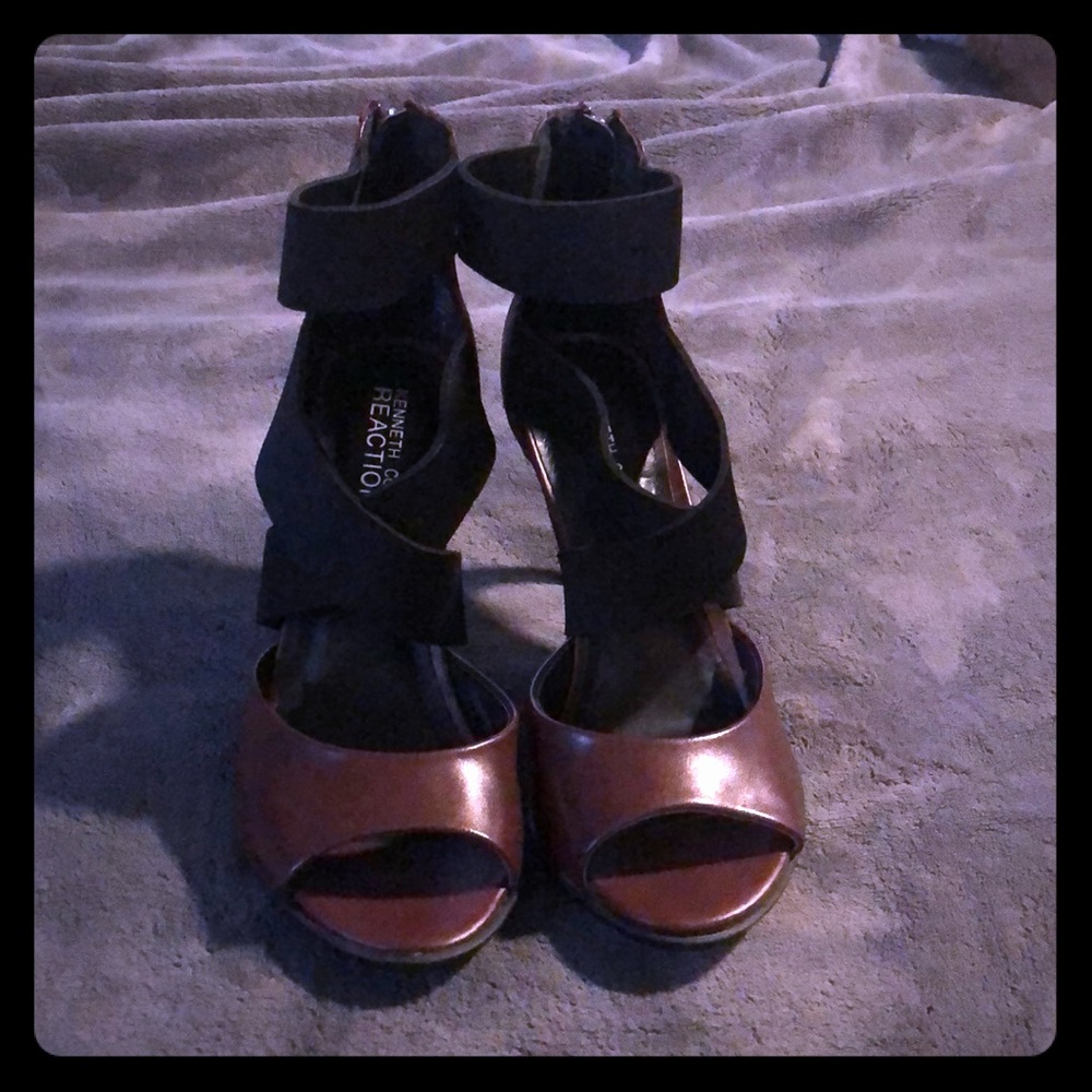 Kenneth Cole reaction Rhye strappy pump